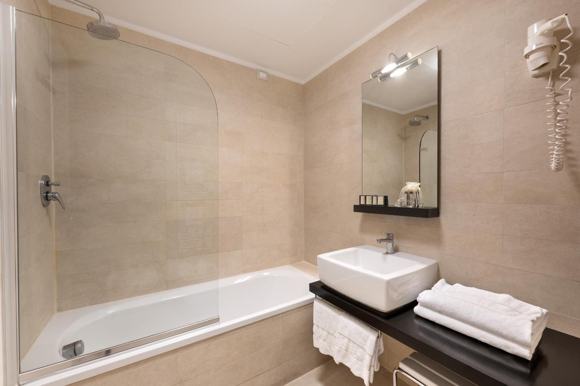 Double Room,1687449994:JPEG